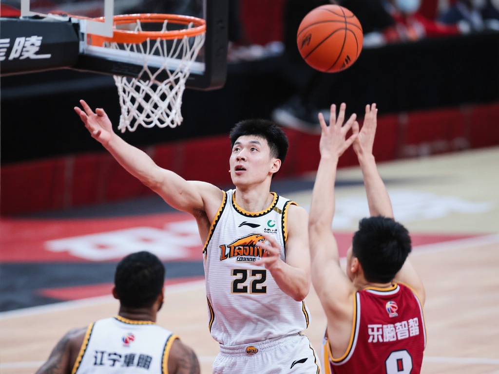 李添荣全场33分钟高效砍下22分全面表现亮眼 尽管22分的数据亮眼,但李添荣的助攻能力